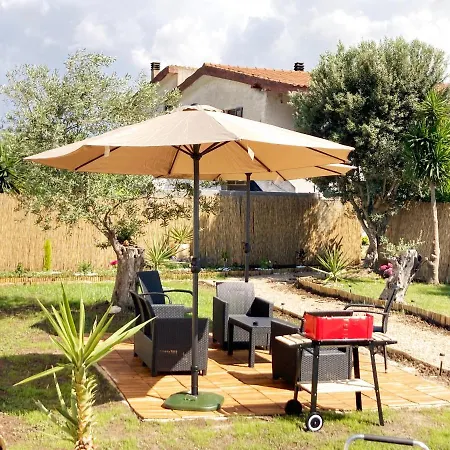 Guest house Algherolux -free Secure Gated Parking For Cars And Motorbikes Alghero