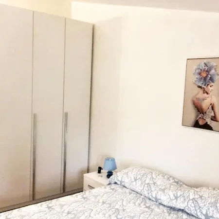 Guest house Algherolux -free Secure Gated Parking For Cars And Motorbikes