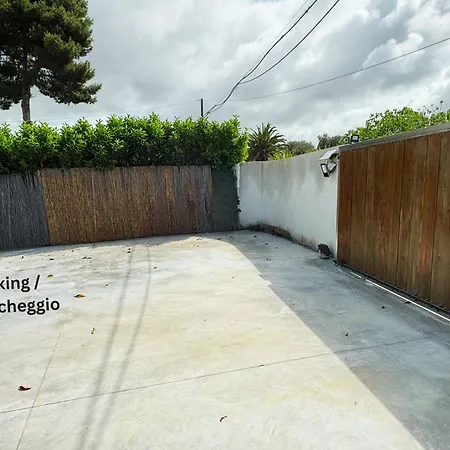 Pensionat Algherolux -free Secure Gated Parking For Cars And Motorbikes Alghero