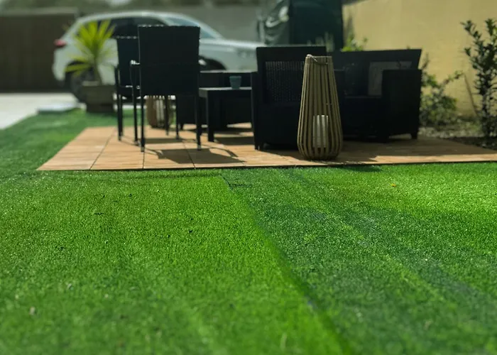 Algherolux -free Secure Gated Parking For Cars And Motorbikes Pensjonat